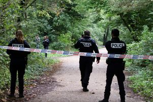 Dans le bois de Boulogne, où le corps de la jeune femme de 19 ans a été découvert enterré le 21 septembre.