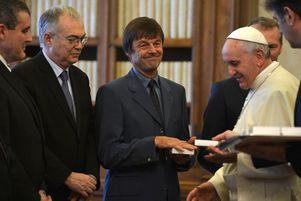 Nicolas Hulot rencontre le pape François au Vatican, le 24 janvier 2014