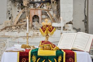 Dans l’église Sainte-Marie ravagée, à Deir Ez-Zor, dans l’est de la Syrie, où a été célébrée le 3 février 2018 la première messe depuis six ans.
