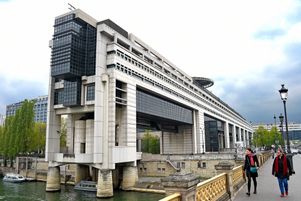Pour Bercy, le financement des nouvelles annonces du président de la République vire au casse-tête. 