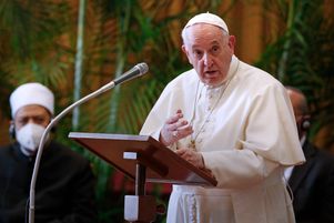 Le pape François lors d’une réunion « Foi et science » en amont de la COP26, au Vatican, le 4 octobre.