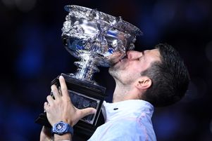 Le joueur de tennis serbe Novak Djokovic a remporté son dixième Open d’Australie contre Stefanos Tsitsipas, à Melbourne, le 29 janvier 2023. A 35 ans, il affiche désormais 22 titres du Grand Chelem à son compteur.