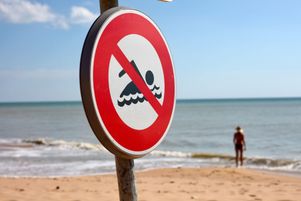Un premier bilan de Santé Publique France recense 233 noyades entre le 1er et le 28 juin, dont 84 mortelles.