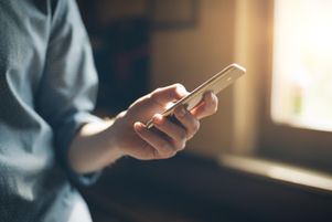 Au menu de la nouvelle application «Prions en Église» : les lectures du jour, l’Évangile commenté, des prières, de la musique, des chants, des témoignages ainsi que des parcours thématiques pour approfondir sa relation à Dieu.