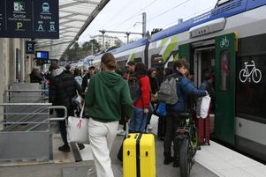 Un TER en gare de Lons-le-Saunier (Jura), le 16 février 2024.