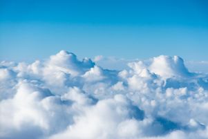 Rencontre avec des professionnels dont le métier entretient un lien étroit avec les nuages. 