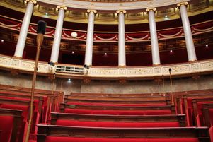 L’examen du projet de loi relatif « à l’accompagnement des malades et de la fin de vie » pourrait être réexaminé à l’Assemblée nationale avant la fin de l’année. Déposé par le gouvernement de Gabriel Attal, il avait été interrompu par la dissolution, le 9 juin.