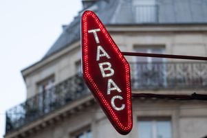 L’Alliance contre le tabac (ACT) a déposé une requête devant le Conseil d’État afin de dénoncer « l’insuffisance de contrôle et de sanction de l’État envers les buralistes sur la question de la vente de tabac aux mineurs », selon un communiqué publié jeudi 17 octobre 2024.