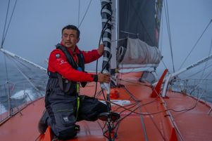 Le skippeur Jingkun Xu, le 21 août 2024 à Lorient (Morbihan). Il s’agit du premier navigateur chinois à participer au Vendée Globe.