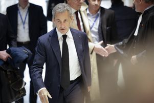 Nicolas Sarkozy arrive au palais de justice de Paris, le 6 janvier 2025, pour l’audience d’ouverture du procès du financement libyen de sa campagne de 2007.