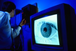 La vidéosurveillance algorithmique, utilisée par certains commerces, bénéficie d’un flou juridique en France.