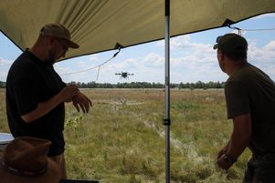 En Ukraine, Swarmer est l’une des plus de 200 entreprises technologiques qui ont vu le jour depuis le début de la guerre avec la Russie. Des civils issus de l’informatique y développent des drones pilotés par l’IA.