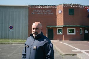 Samir, 48 ans, surveillant de prison devant la maison d’arrêt des Hauts-de-Seine à Nanterre (Hauts-de-Seine). Le 29 avril 2025.