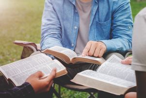 Les Écoles de vie dans l’Esprit accueillent, moyennant un certain coût, de plus en plus de chrétiens qui cherchent à approfondir leur foi.