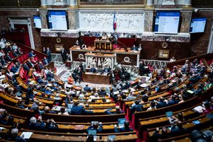 Pour devenir effective, la mesure, introduite en commission à l’Assemblée, doit encore être votée en séance, où la discussion, achevée en première lecture au Sénat en avril, devrait débuter le 23 juin.