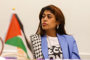 L’eurodéputée Rima Hassan (ici en Avril 2024) fait partie des 6 membres du bateau Madleen expulsés par Israël jeudi 12 juin 2025.