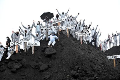 À Toulouse, en décembre 2023, une manifestation contre l’installation d’une usine de goudron. 